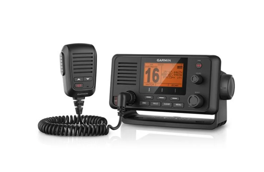 VHF 215 Garmin AIS™ Marine Radio